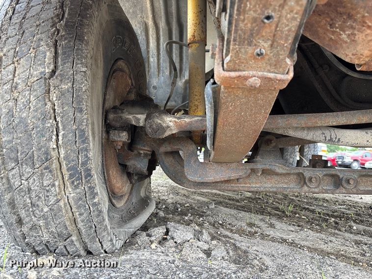 image for item FC1671 1988 Ford F450 Super Duty utility / service truck