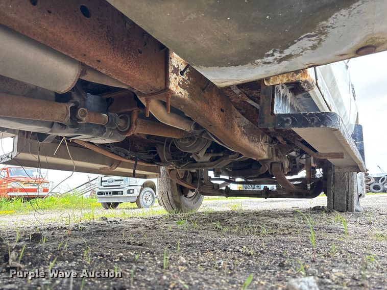 image for item FC1671 1988 Ford F450 Super Duty utility / service truck