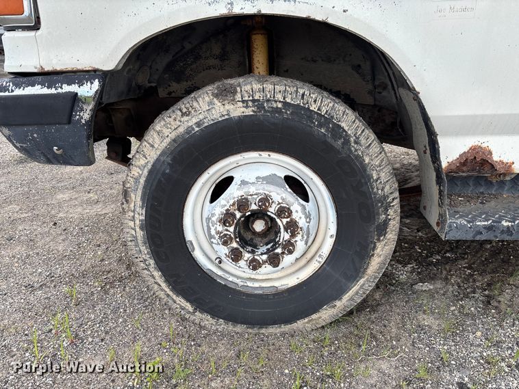 image for item FC1671 1988 Ford F450 Super Duty utility / service truck