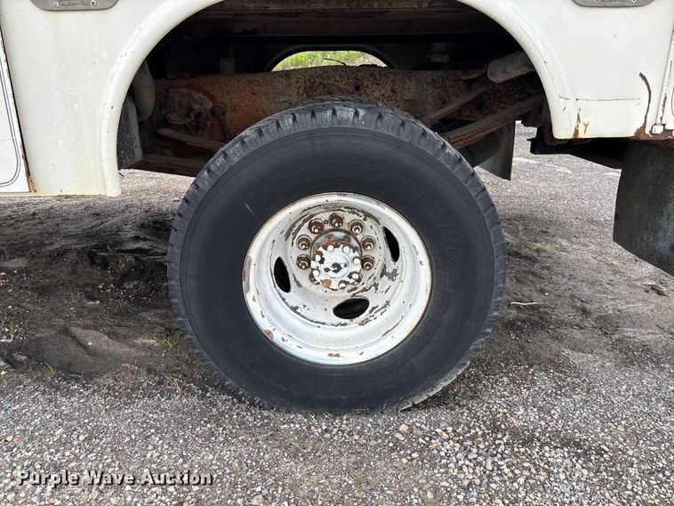 image for item FC1671 1988 Ford F450 Super Duty utility / service truck