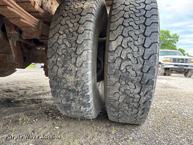 image for item FC1671 1988 Ford F450 Super Duty utility / service truck