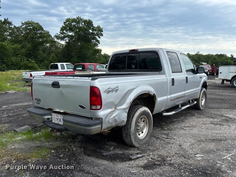 image for item FC1672 2001 Ford F250 Super Duty Crew Cab pickup truck