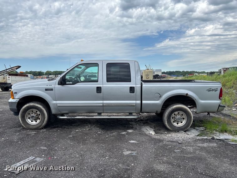 image for item FC1672 2001 Ford F250 Super Duty Crew Cab pickup truck