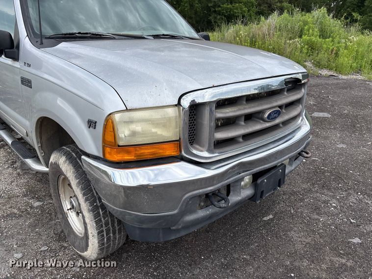 image for item FC1672 2001 Ford F250 Super Duty Crew Cab pickup truck