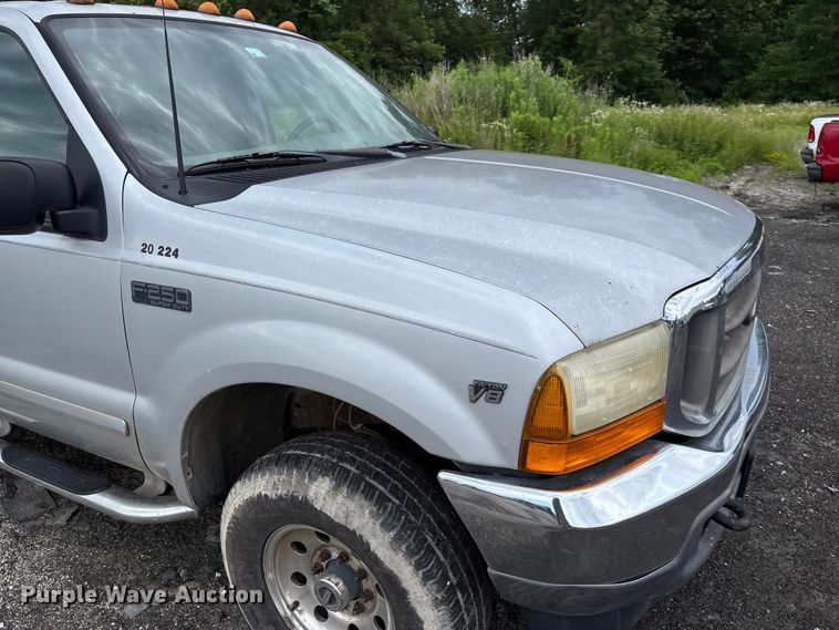 image for item FC1672 2001 Ford F250 Super Duty Crew Cab pickup truck