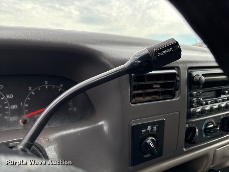 image for item FC1672 2001 Ford F250 Super Duty Crew Cab pickup truck