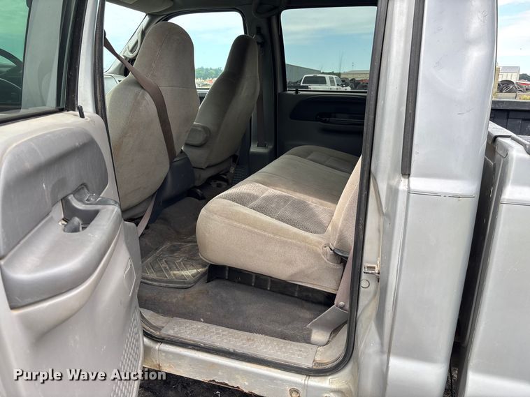 image for item FC1672 2001 Ford F250 Super Duty Crew Cab pickup truck