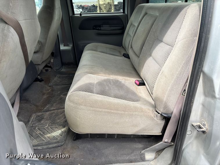 image for item FC1672 2001 Ford F250 Super Duty Crew Cab pickup truck