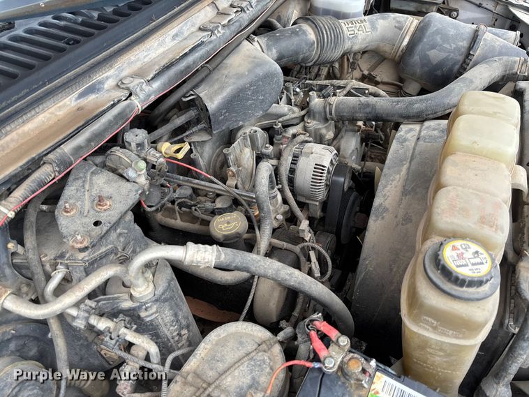 image for item FC1672 2001 Ford F250 Super Duty Crew Cab pickup truck