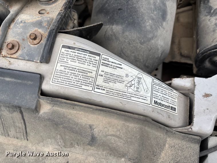 image for item FC1672 2001 Ford F250 Super Duty Crew Cab pickup truck
