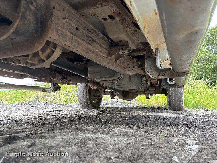 image for item FC1672 2001 Ford F250 Super Duty Crew Cab pickup truck
