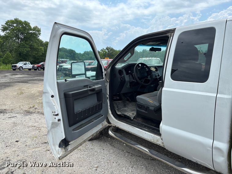 image for item FC1673 2013 Ford F250 Super Duty Ext. Cab pickup truck