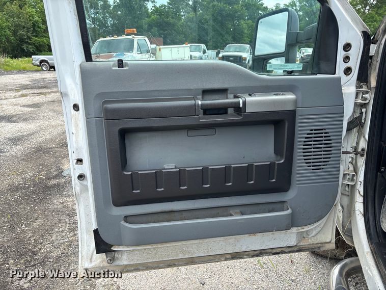 image for item FC1673 2013 Ford F250 Super Duty Ext. Cab pickup truck