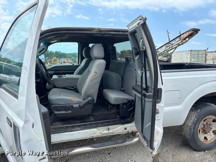image for item FC1673 2013 Ford F250 Super Duty Ext. Cab pickup truck