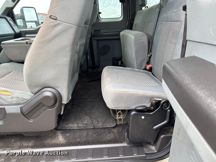 image for item FC1673 2013 Ford F250 Super Duty Ext. Cab pickup truck