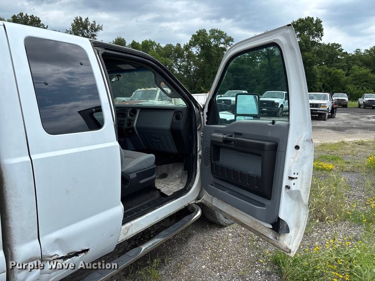 image for item FC1673 2013 Ford F250 Super Duty Ext. Cab pickup truck