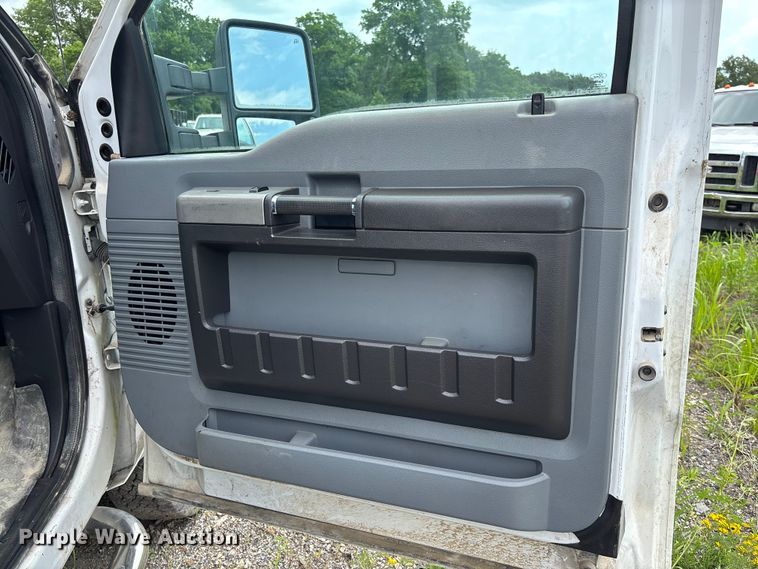 image for item FC1673 2013 Ford F250 Super Duty Ext. Cab pickup truck