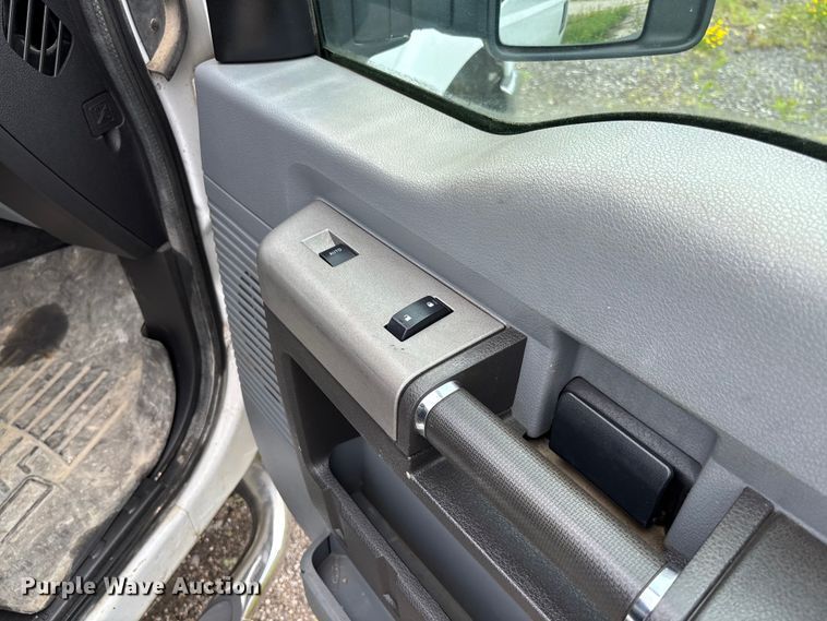 image for item FC1673 2013 Ford F250 Super Duty Ext. Cab pickup truck