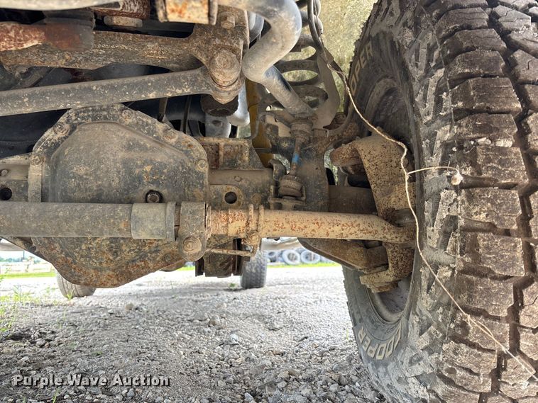 image for item FC1673 2013 Ford F250 Super Duty Ext. Cab pickup truck
