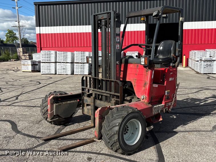 image for item FC2406 2005 Moffett M55 forklift