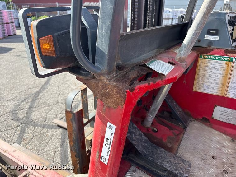 image for item FC2406 2005 Moffett M55 forklift