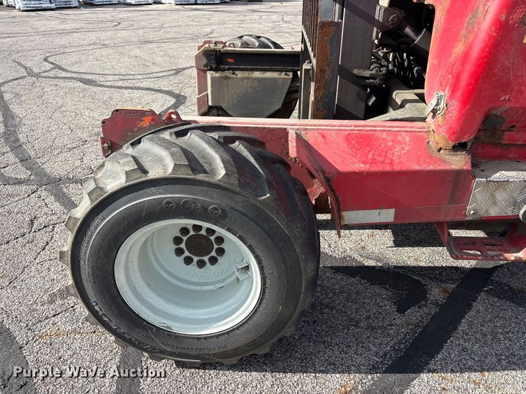 image for item FC2406 2005 Moffett M55 forklift