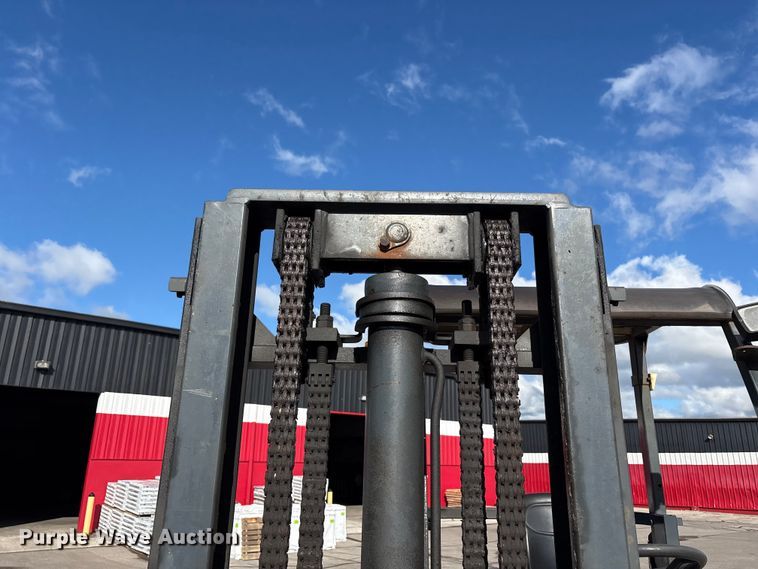 image for item FC2406 2005 Moffett M55 forklift