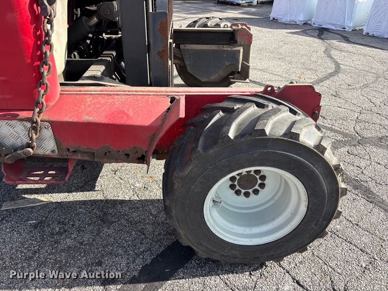 image for item FC2406 2005 Moffett M55 forklift