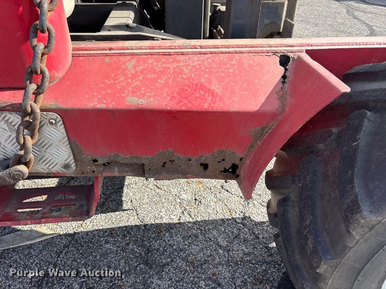image for item FC2406 2005 Moffett M55 forklift