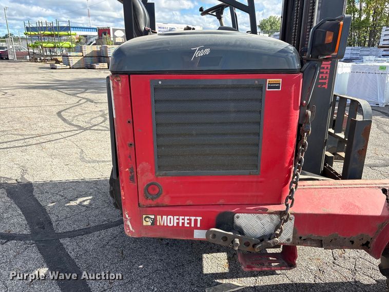 image for item FC2406 2005 Moffett M55 forklift