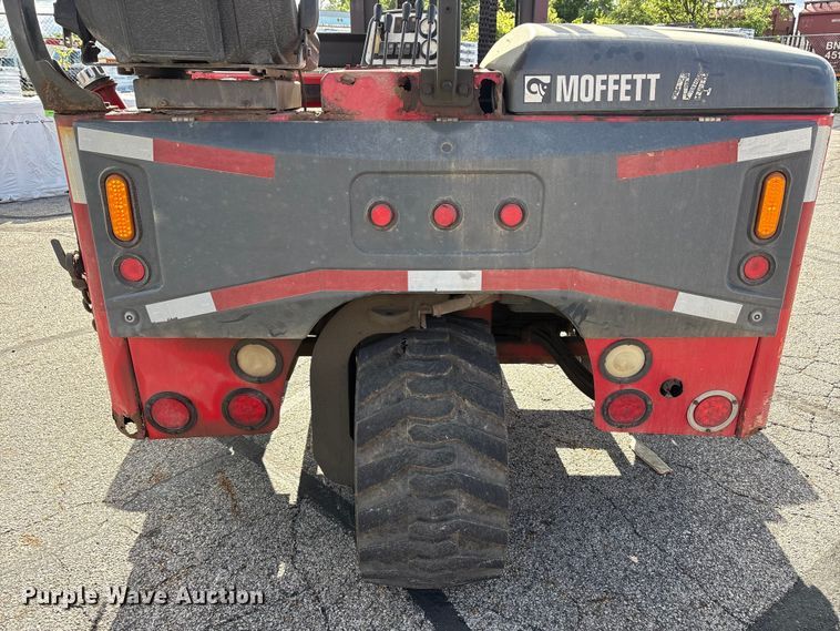 image for item FC2406 2005 Moffett M55 forklift