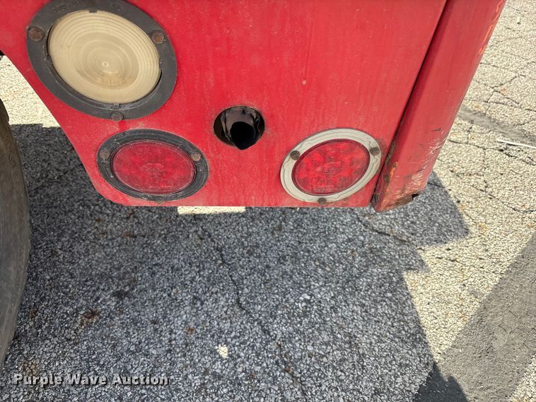 image for item FC2406 2005 Moffett M55 forklift