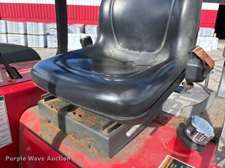 image for item FC2406 2005 Moffett M55 forklift