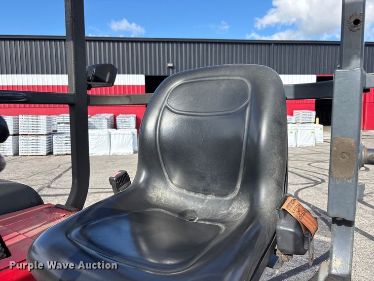 image for item FC2406 2005 Moffett M55 forklift