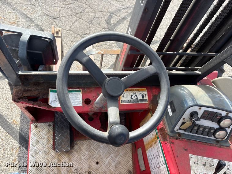 image for item FC2406 2005 Moffett M55 forklift