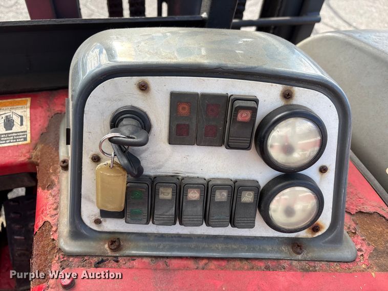 image for item FC2406 2005 Moffett M55 forklift