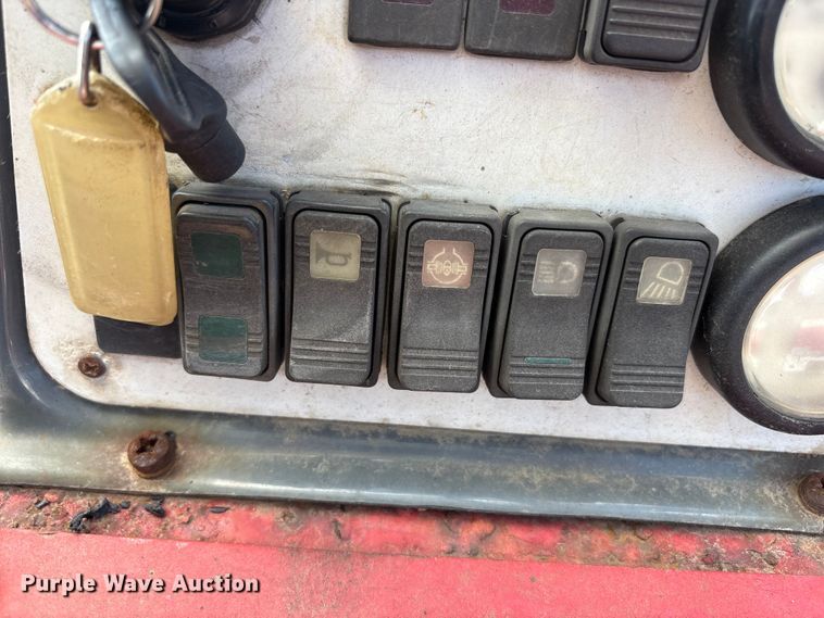 image for item FC2406 2005 Moffett M55 forklift