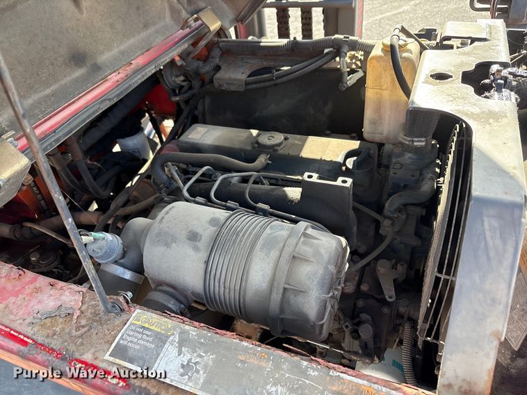 image for item FC2406 2005 Moffett M55 forklift
