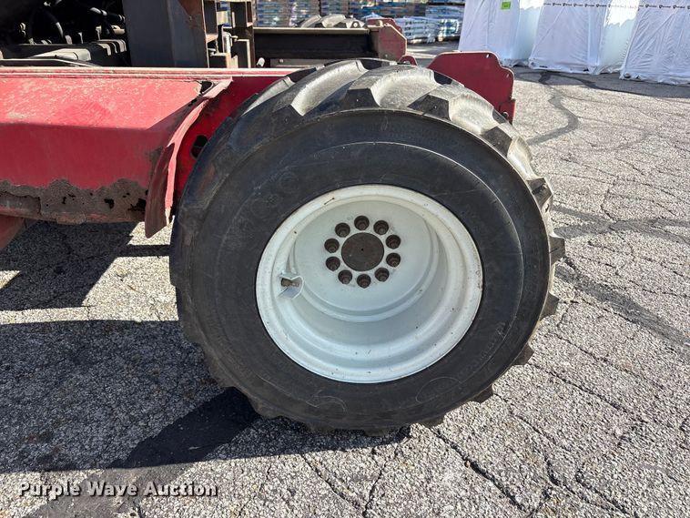 image for item FC2406 2005 Moffett M55 forklift