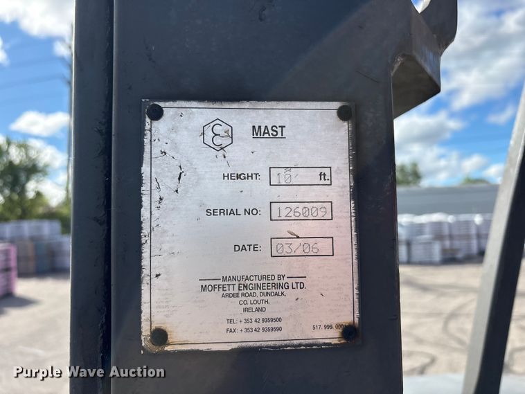 image for item FC2406 2005 Moffett M55 forklift