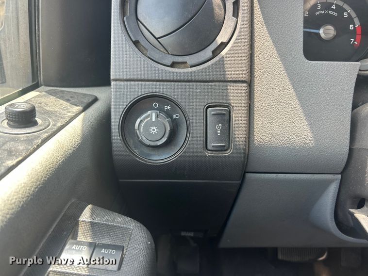 image for item FC2749 2015 Ford F250 Super Duty Crew Cab pickup truck