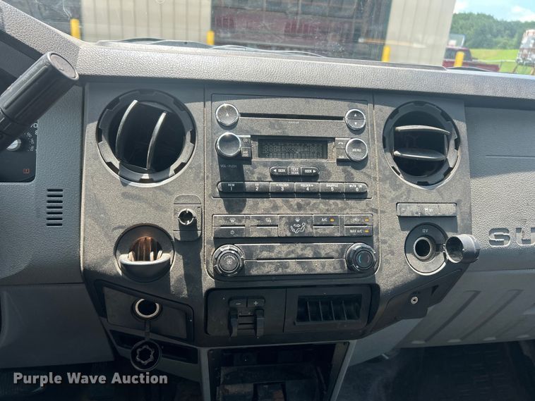 image for item FC2749 2015 Ford F250 Super Duty Crew Cab pickup truck