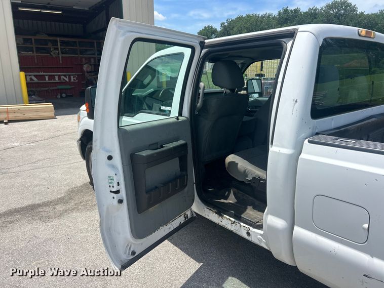 image for item FC2749 2015 Ford F250 Super Duty Crew Cab pickup truck