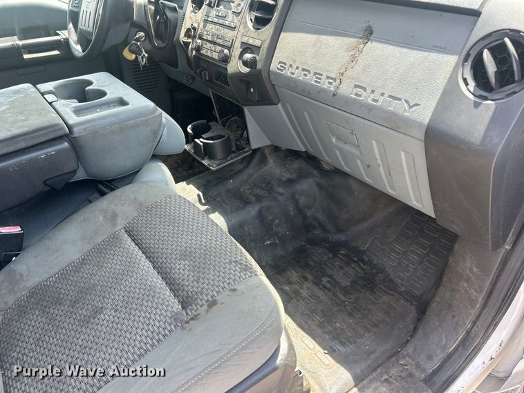 image for item FC2749 2015 Ford F250 Super Duty Crew Cab pickup truck