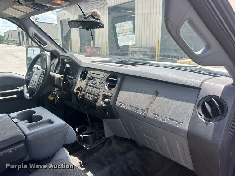 image for item FC2749 2015 Ford F250 Super Duty Crew Cab pickup truck