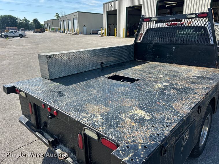 image for item FC2750 2014 Chevrolet Silverado 3500HD Crew Cab flatbed pickup truck