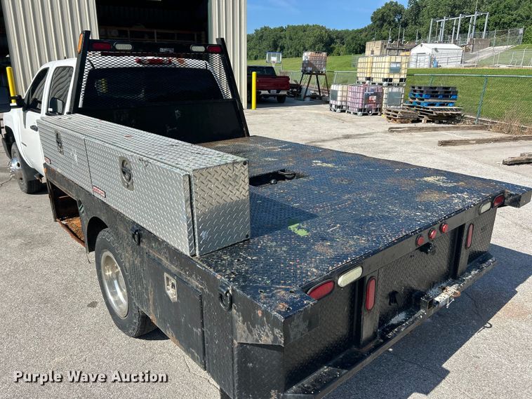 image for item FC2750 2014 Chevrolet Silverado 3500HD Crew Cab flatbed pickup truck