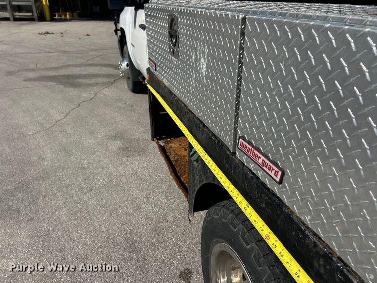 image for item FC2750 2014 Chevrolet Silverado 3500HD Crew Cab flatbed pickup truck