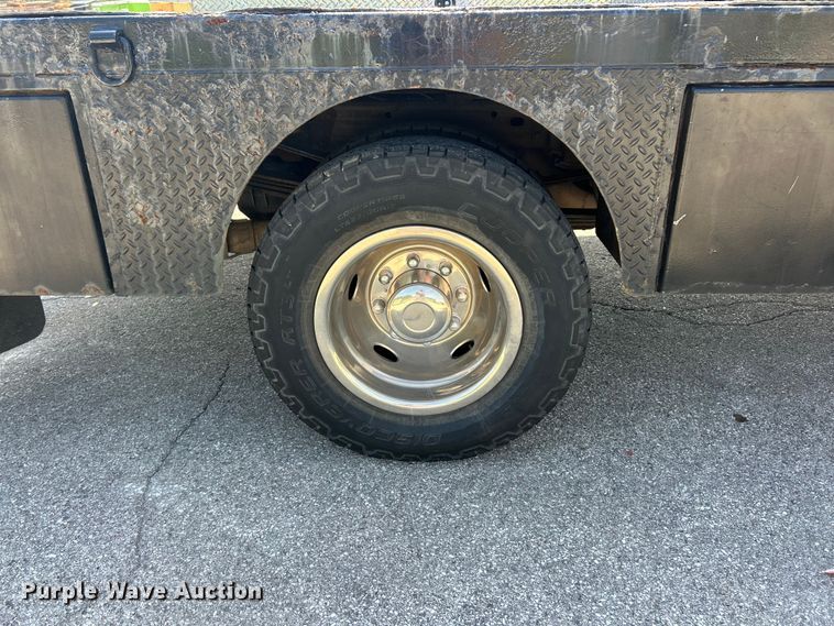 image for item FC2750 2014 Chevrolet Silverado 3500HD Crew Cab flatbed pickup truck