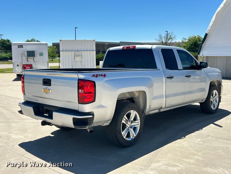 image for item FC2766 2018 Chevrolet Silverado 1500 Ext. Cab pickup truck